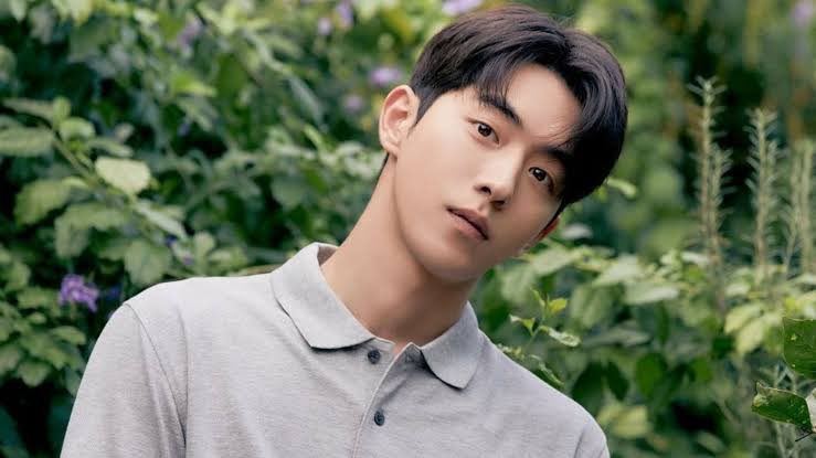 HelloTaniaChan's tweet photo. Hoy en tiempo de Corea, ya es 20 de Marzo. El día que nuestro querido Nam Joo Hyuk se va al servicio militar 🥺 Voy a extrañar mucho a este actor coreano. Muchos de sus k-dramas son de mis favoritos 💛 ¿Cuál es tu drama coreano favorito de él? 🇰🇷 #NamJooHyuk #kdrama https://t.co/6Qlv27x23q