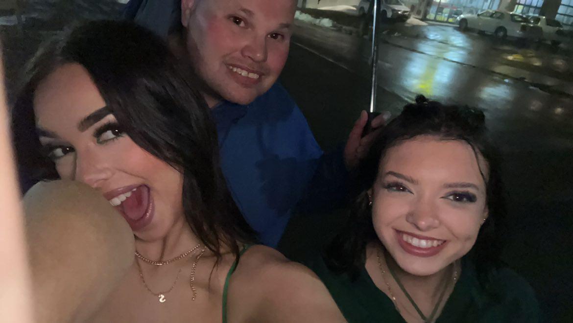 frankiemacd's tweet photo. Here is Me and 2 of my fans on Saturday overnight here it is https://t.co/rvI5wIoM5s