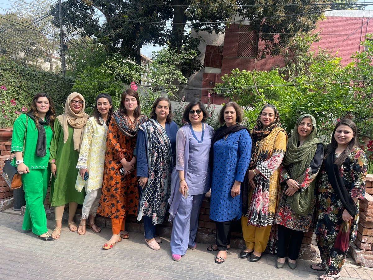 edupsycologist's tweet image. Certified therapists go through rigorous screening, learning and supervision process to become an #emdrtherapist 
Welcome new therapists 
#emdrpakistan #traumainformed #TraumaCare