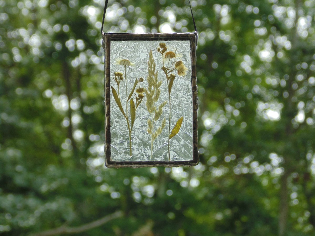 Pressed flowers stained glass ornament, wildflower wall art, nature inspired  Cottagecore decoration tuppu.net/26099d64  #CottagecoreDecor