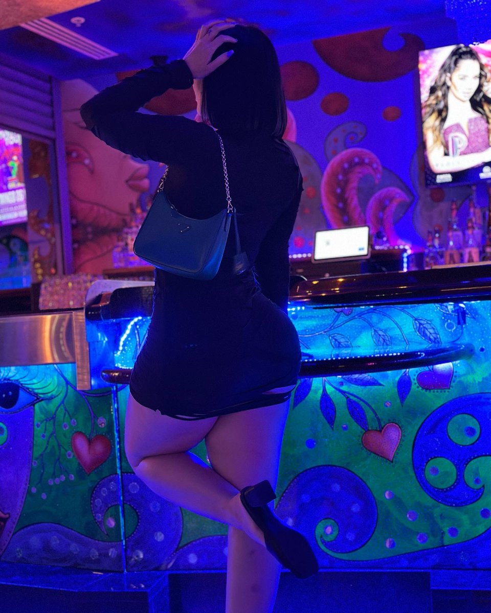 Woesenpaixo's tweet photo. Alone https://t.co/XoUvvbgJMm