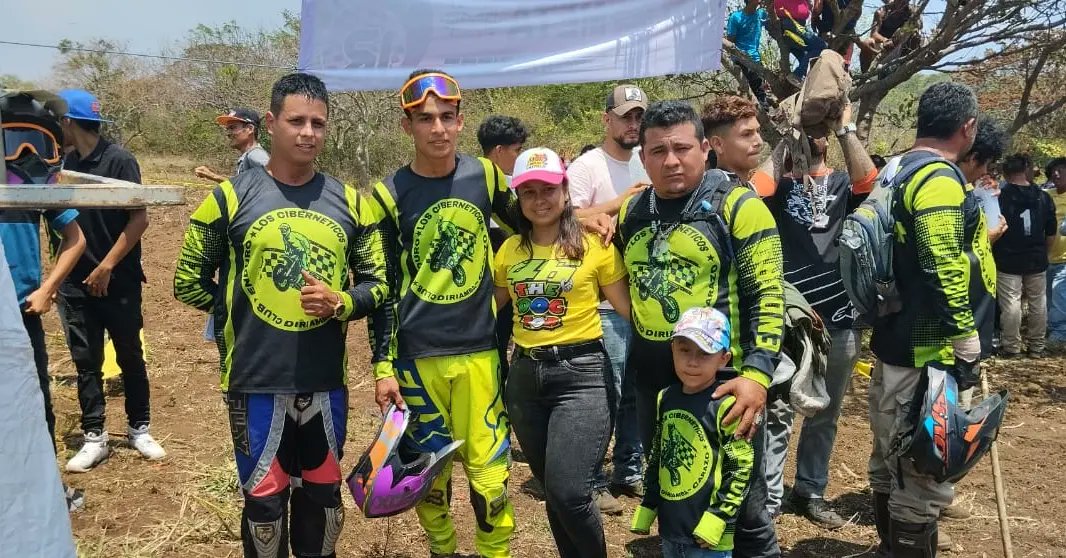 DiriambaD2's tweet photo. #Nicaragua
#DistritoD2ConDaniel2023 // en imágenes de evento de motos ENDURO en coordinación con el gobierno local el cuál se realizó en la comunidad de San Antonio de Abajo. https://t.co/PUADSkxcjY
