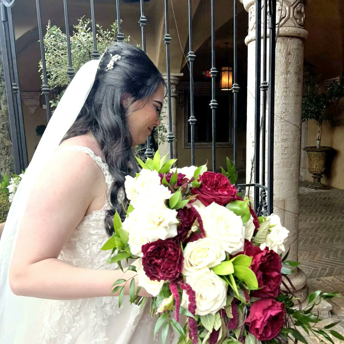 UrLostCompanion's tweet photo. Allow me to reintroduce myself... 🤍👰💍 https://t.co/dwnZuahHUe