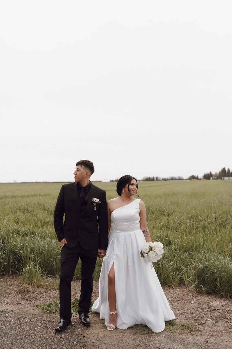 jensterfigss's tweet photo. Literally OBSESSED with our wedding. It truly was everything I could have ever dreamed of and more! 🖤  @LDelToro80 https://t.co/sEQmU2PCPU
