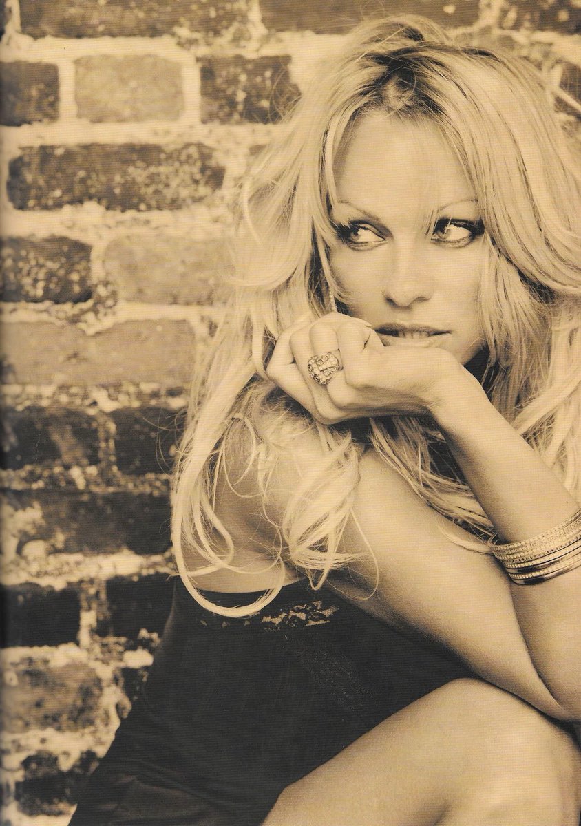 bronzedvanille's tweet photo. Pamela for chrome hearts, (2004) https://t.co/SCb0DZ3zsu