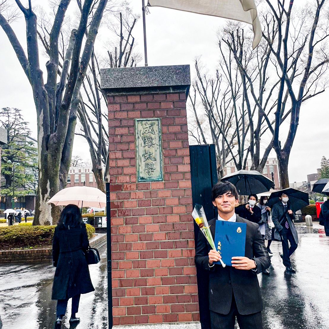 kob_kensei's tweet photo. 部活と仕事、そしてプライベート。全部やりたいことやってもちゃんと4年間で卒業できます。
次のステージでも全部やりたいこと追い求めていきます。

余談ですが、引退してから前髪下ろすようになって、4年間一緒だった同期にすら「誰か分からない」と言われます。 https://t.co/6Xg6HYGPph