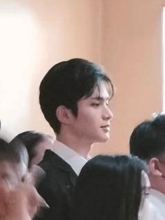 yriauki's tweet photo. inang mukha yan ang pogi 😡😡 https://t.co/uVhgayYH04