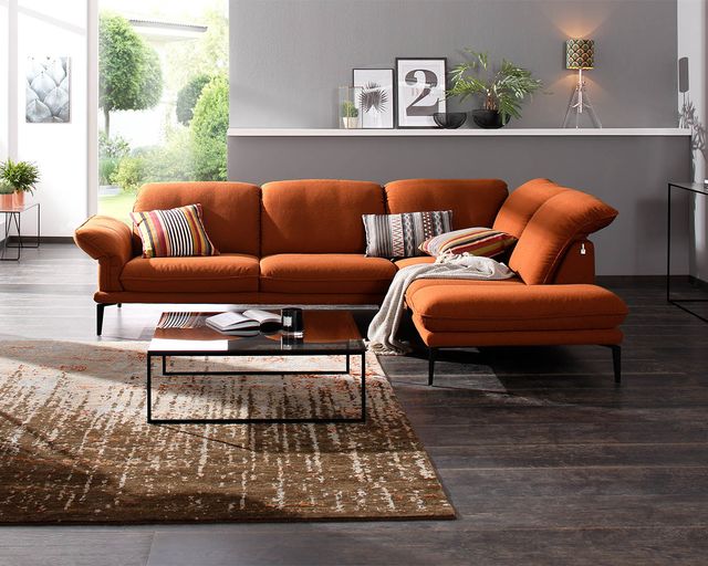 simply_sofas's tweet image. Designed by Anke Reuter for Schillig, Sherry sofa is the Winner of the German Design Award. This sectional sofa offers spacious seating with adjustable armrests and backrests. 
Visit: simplysofas.in 

#SimplySofas #orangesofa #tansofa #luxurysofas #luxurycouch