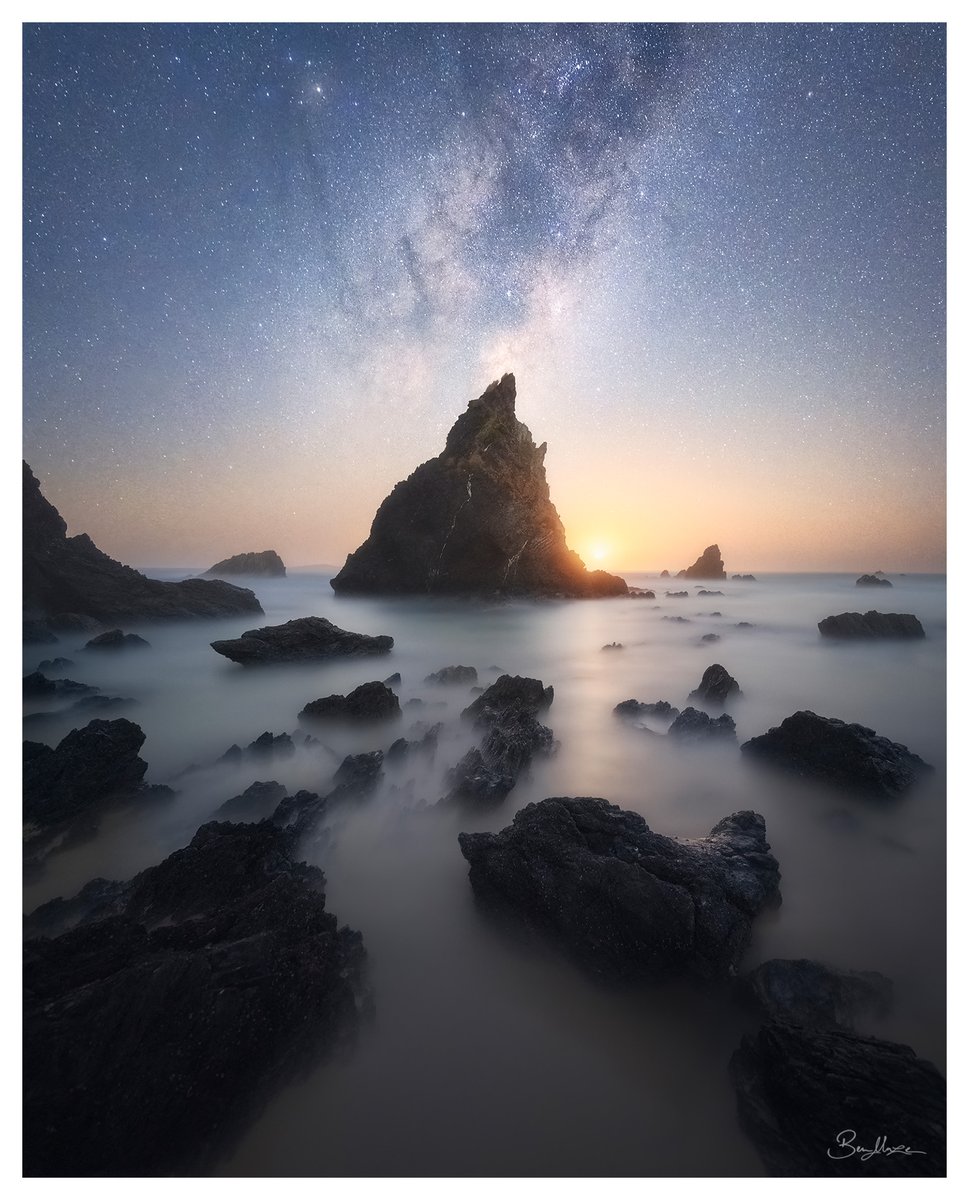 BenjaminMaze1's tweet photo. 'Night Prowler' (2023)

The crescent moon and Milky Way rising above the rugged Sapphire Coast of NSW, Australia.  

https://t.co/fz8sA2RWNY

#astrophotography #landscapephotography #seascape #moonrise #milkyway https://t.co/R2RBska1A6