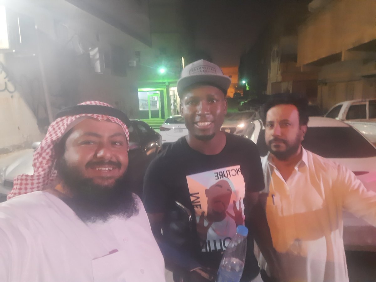 alitv27's tweet image. صورة جميلة مع عمر هوساوي لاعب الاتحاد