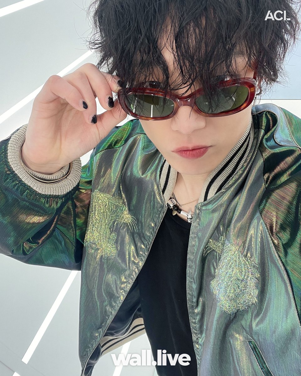 fromm_studio's tweet photo. [#월라이브🎤] X @bobbyranika @iKONIC_143
#바비 의 예고 셀카가 도착했어요🎁

2년 만에 솔로로 출격한
아이콘(iKON) 바비의
라이브 세 곡이 공개됩니다🎵

내일 저녁 8시 아체라에서 만나요!

2023. 03. 23 PM 8:00 (KST)

#BOBBY #iKON #wall_live #아체라 https://t.co/9uu45hCVEM