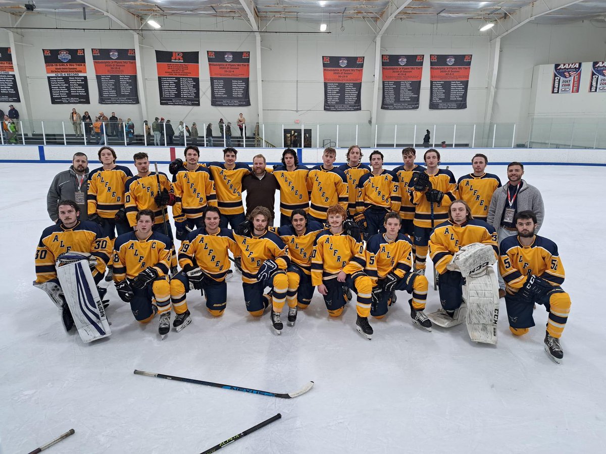 ASC_Hockey's tweet photo. Hell of a ride this season including our first appearance in the National Championships. Thank you to everyone that came out to support this season! https://t.co/eWhyl7SBML