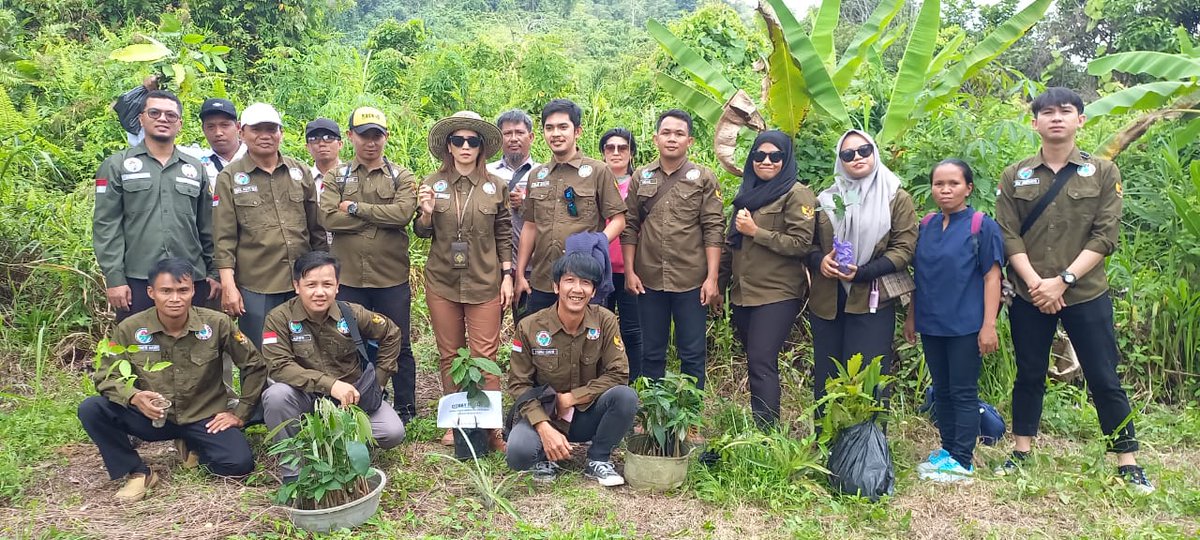 #HariDesaAsriNusantara 
<a href="/jokowi/">Joko Widodo</a> 
<a href="/halimiskandarnu/">ABDUL HALIM ISKANDAR</a> 
@kemendespdtt 
<a href="/malik_haramain/">malikharamain</a> 
<a href="/imansyukri/">Iman Sukri</a> 
<a href="/taufikmadjid71/">IG : taufik.madjid</a> 
@yusradaridesa 
<a href="/azzameldzikrie/">#SantriIndonesia</a> 
<a href="/tppkemendes/">TPP KEMENDES</a> 
<a href="/TppKaltara/">TPP P3MD Kaltara</a>