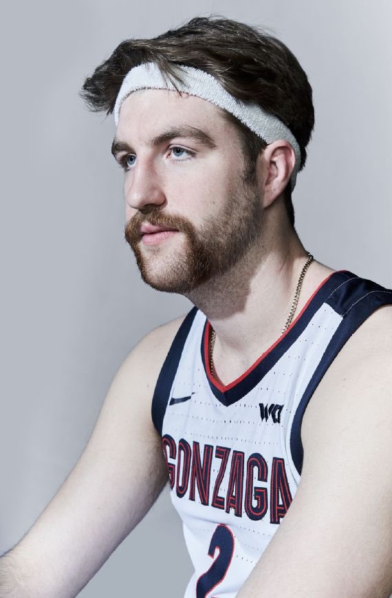 osmokitchen's tweet photo. Is @drewtimme2 or @salt_hank playing for @ZagMBB right now? Who sees it?! https://t.co/8ScIzr9qQD