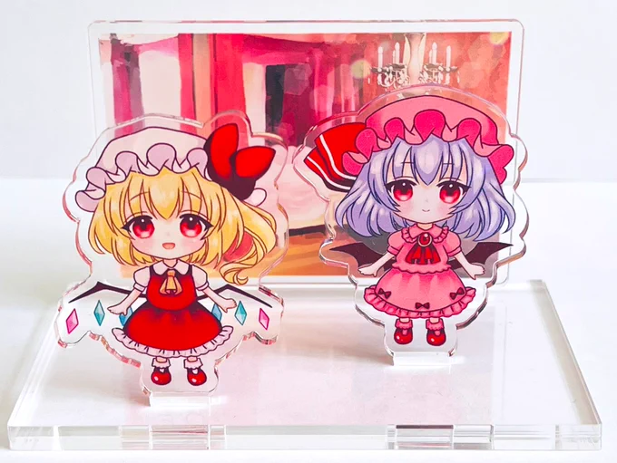 東方マルイ 様よりイラスト担当させていただいたアクリルスタンド送っていただきました!めっちゃ可愛く出来上がってて嬉しいー本当ありがとうございます春例大祭で頒布されるそうなので行かれる方はぜひー入れ替えて遊べて可愛いー 