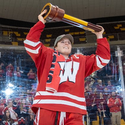 Wisconsin Hockey tweet media