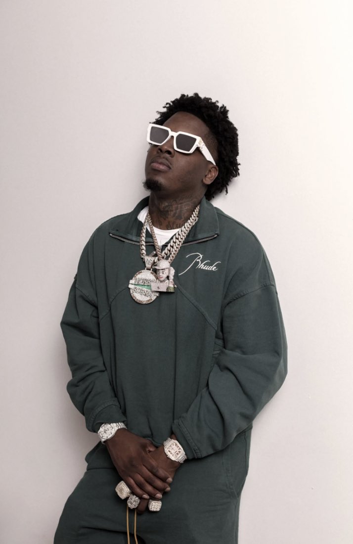 luvvvvlyssa's tweet photo. this how cool I am onna nigga . https://t.co/YTO5GfMJCL