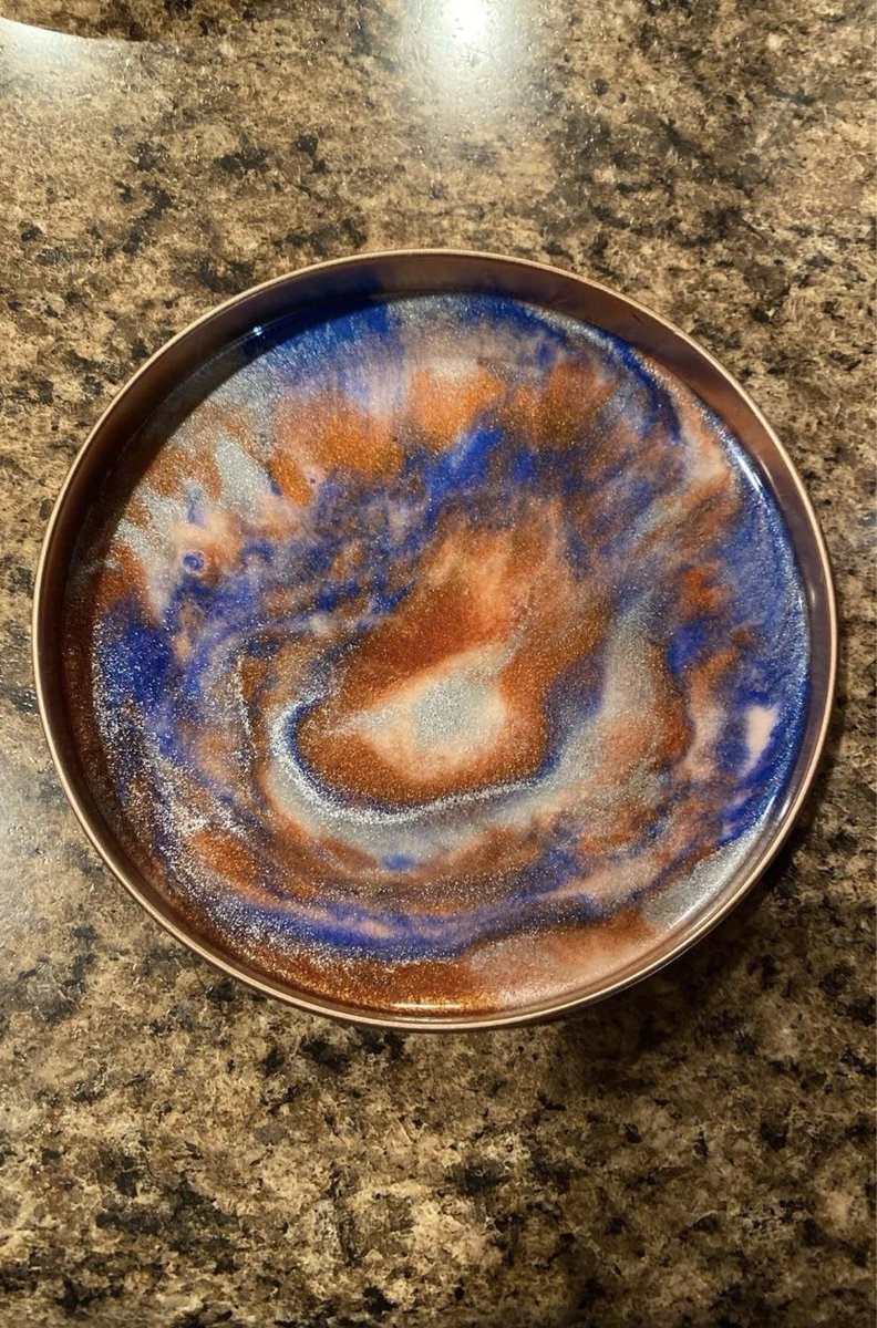 diamond_dottie1's tweet image. A sneak peak of a tray series coming to the store soon! 
Available in the next few days at: diamonddottie.etsy.com

#vanitytray #crystals #keydish #etsyfind #etsy #handmade #resin #resinart #tray #craft #crafty #makeupdisplay #display #forsale