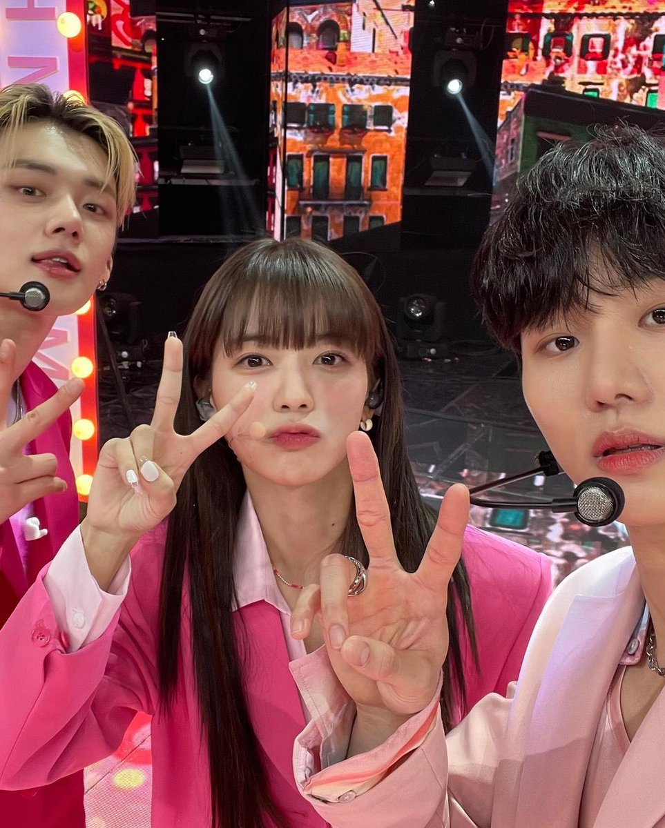 daydream_304's tweet photo. The best mc pair & mc trio. Never thought I would get so attached to them but they will always mean so much to me. I will always cherish their friendship & bond no matter what https://t.co/s4QZtGS2dH