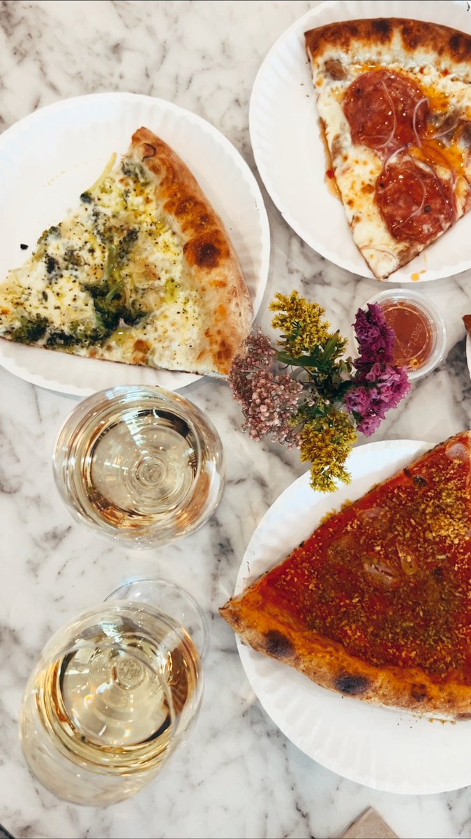 apau13's tweet photo. we found a natural wine shop with a pizza joint 🍕 🍷 https://t.co/kmy0aLtq8q