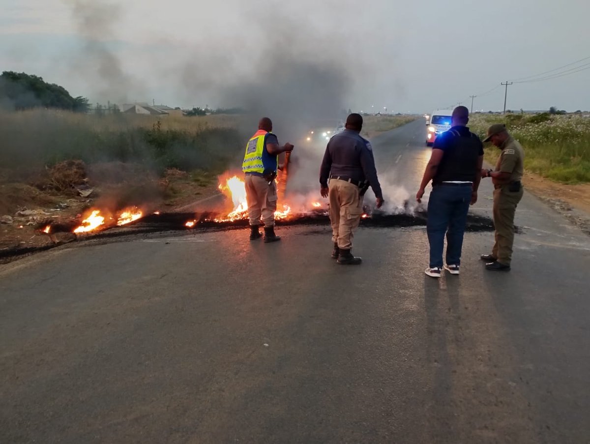 TrafficSA's tweet photo. JHB - Orange Farm https://t.co/2GxQqRnyZS