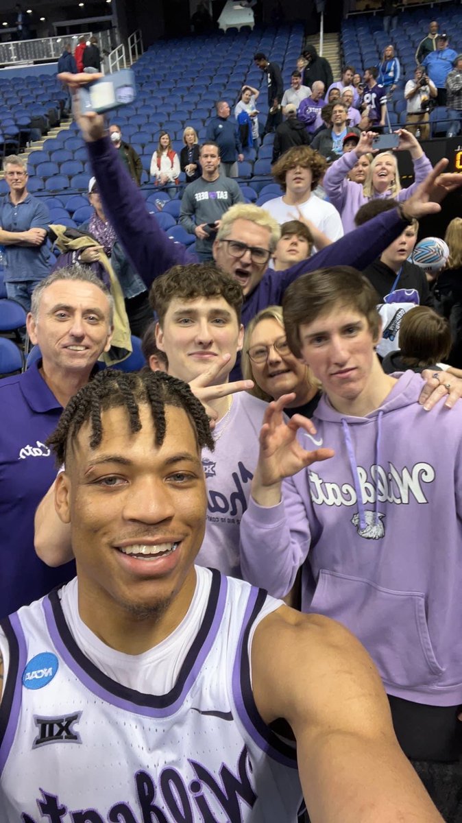 stephkruse2's tweet photo. It was a really great day 💜🏀💜 https://t.co/mBF3h7CPxs
