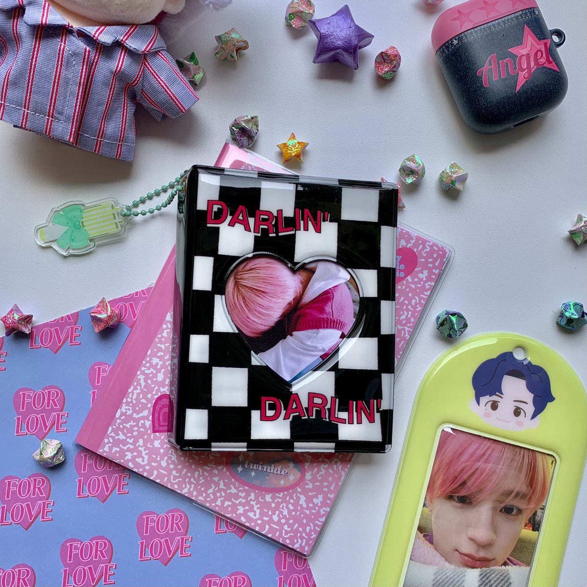 WTS // WANT TO SELL

Darling Collect Book

size: 8,5 x 11 cm
pocket size: 6,5 x 9,5 cm
16 sleeve (32 pockets)
available with PP / PVC sleeve

**keyring holes are only availables for PVC sleeve

💸 169k
🌸 link shopee di reply ya^^

t. wts lfb kolbuk 1p