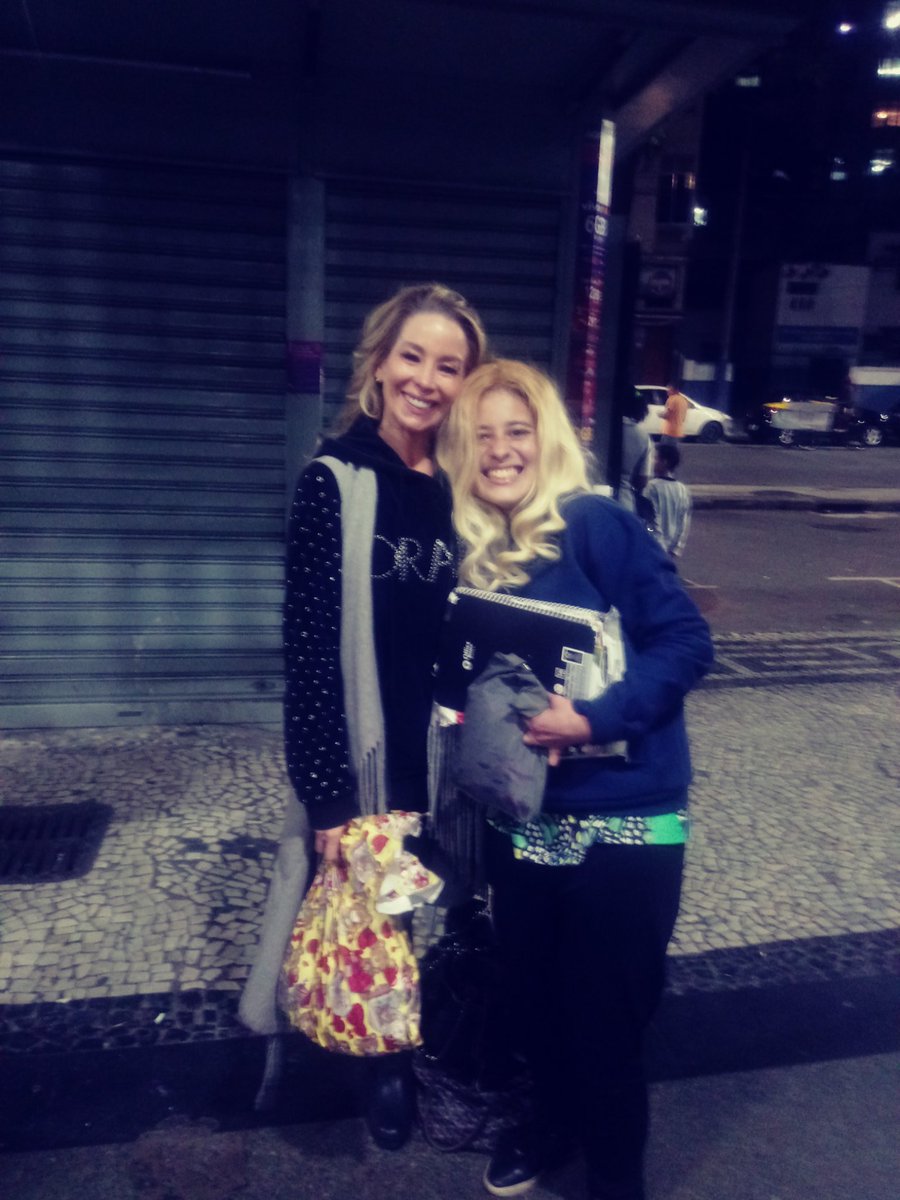 Sweetwinits's tweet photo. Um sonho que se realiza não vemos isso todo o dia 21/08/2022💕👭💭👱👱‍♀️👨‍👦🎥🎭😇❤️❤️👩‍🎨❣️❌👀😁 @05DW Welcome ❣️❤️😄🤣😀💖 https://t.co/mNr0aEoj78
