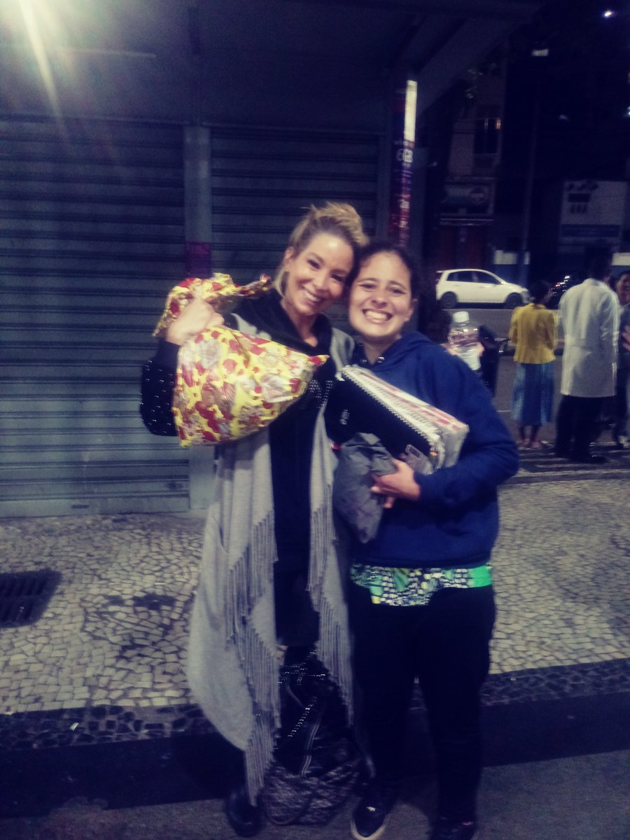 Sweetwinits's tweet photo. Um sonho que se realiza não vemos isso todo o dia 21/08/2022💕👭💭👱👱‍♀️👨‍👦🎥🎭😇❤️❤️👩‍🎨❣️❌👀😁 @05DW Welcome ❣️❤️😄🤣😀💖 https://t.co/mNr0aEoj78