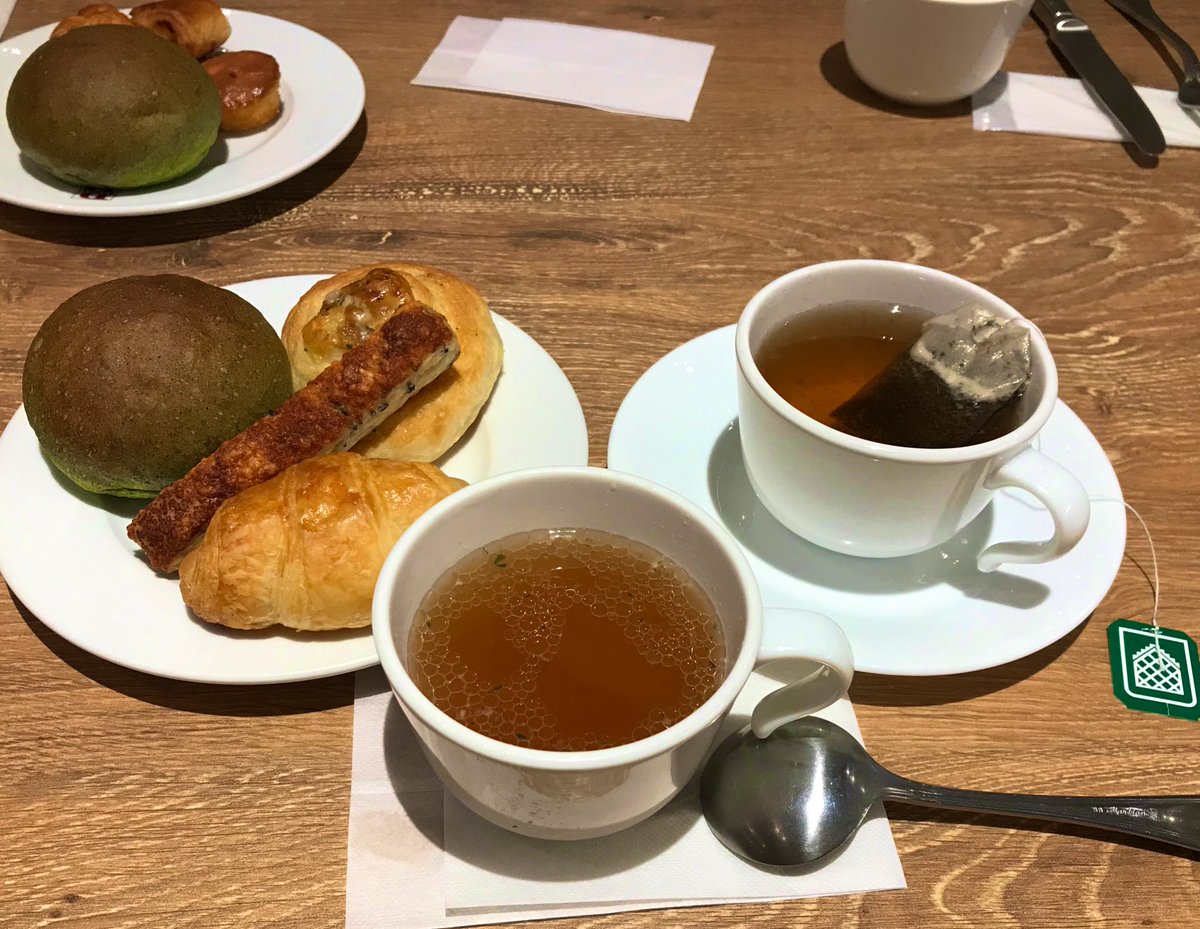 TeNzrRq2CjeV7fb's tweet photo. 春服買いに🌸
ブレッドガーデン🥖🥐
おしゃべり止まらず
店から出たら行列できてた😅
#倉敷ランチ #ブレッドガーデン #BreadGarden #ごちそうさま #春服 #おしゃべり #止まりません #大切な友だち https://t.co/ZihHhbG7ul