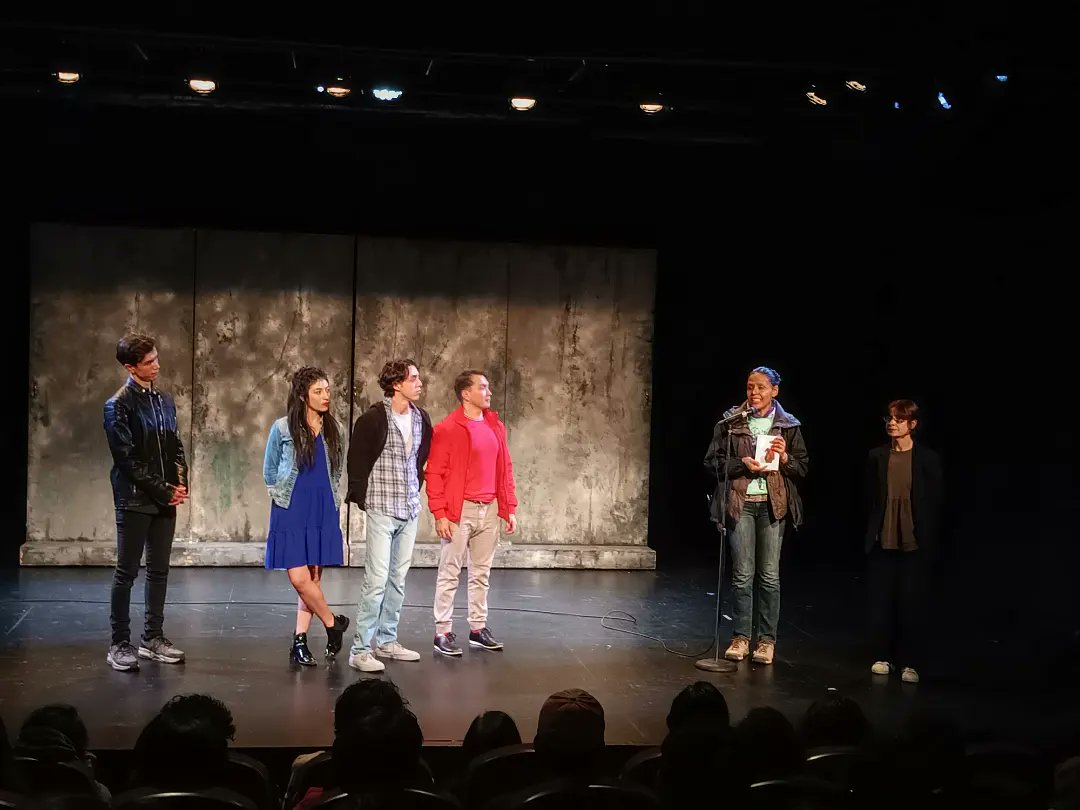 Cía. Los Endebles tweet media