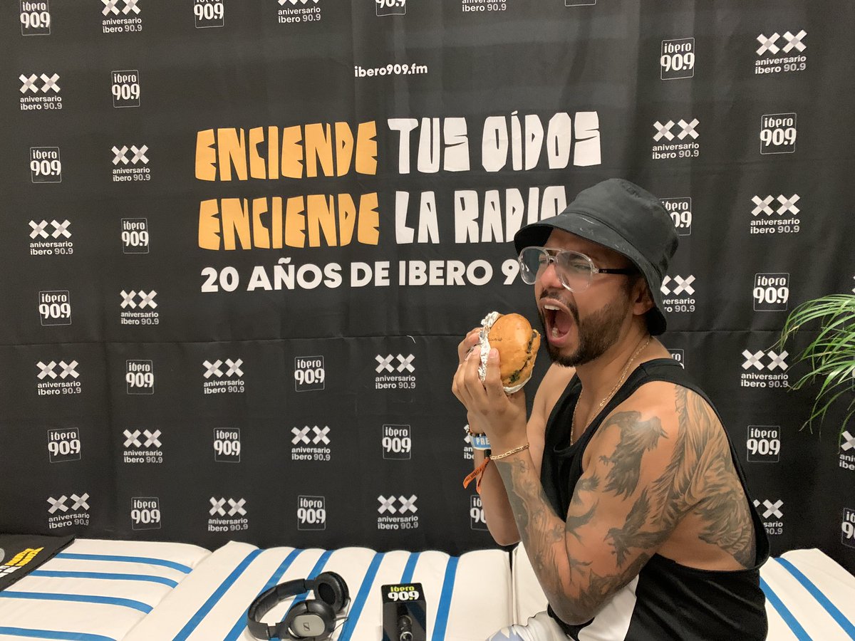 Estamos boquiabiertos 😱 después de ver una presentación de otra dimensión desde el <a href="/vivelatino/">Vive Latino</a> gracias los <a href="/ChiliPeppers/">Red Hot Chili Peppers</a> y por eso toca una <a href="/laburguesa_/">La Burguesa</a> para aterrizar nuevamente en la Tierra. 🔥😍

#VL23 #VL909