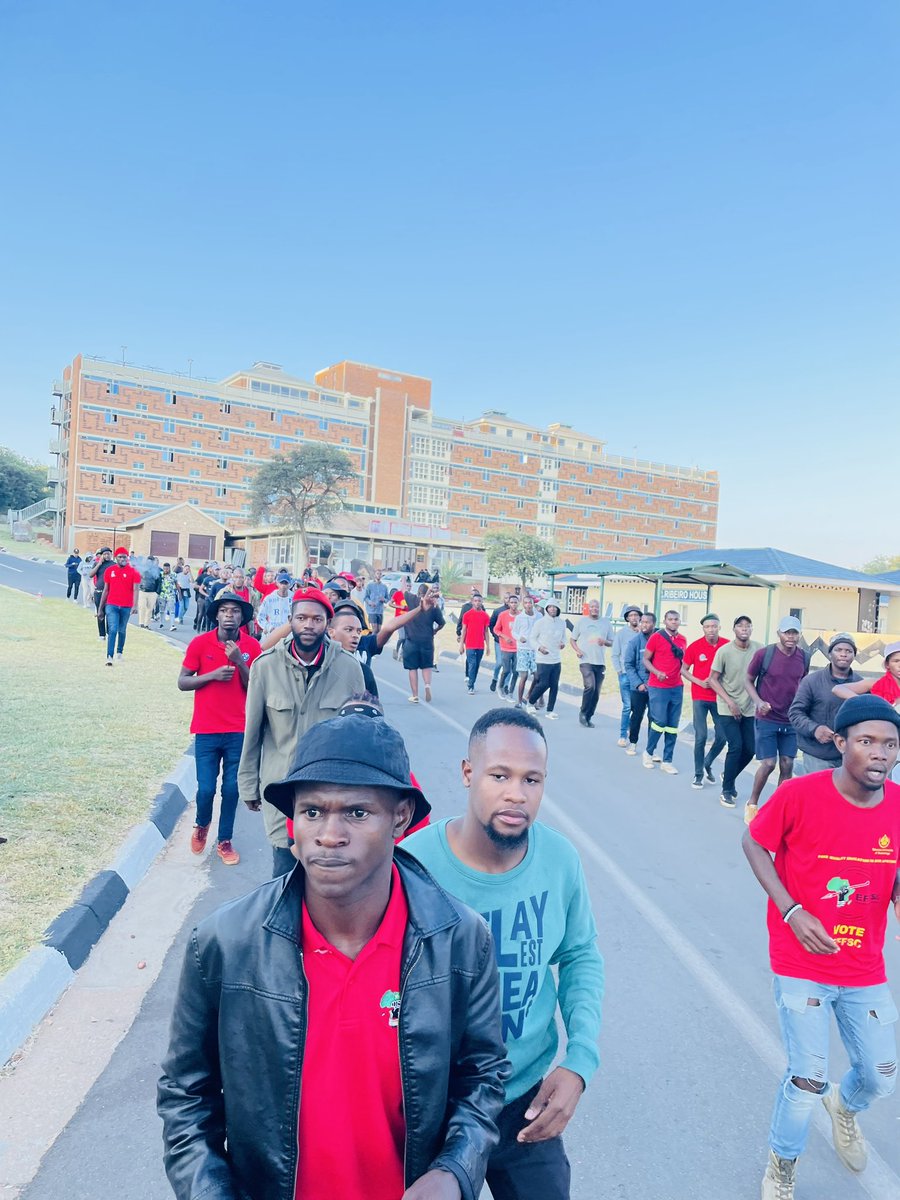 CliffordChuene's tweet photo. University of Limpopo fetching other students preparing for the massive project 💣Intensify💣

#NationalShutdown 
#EFFNationalShutdown 
#RamaphosaMustGo https://t.co/Hs45JnvPws