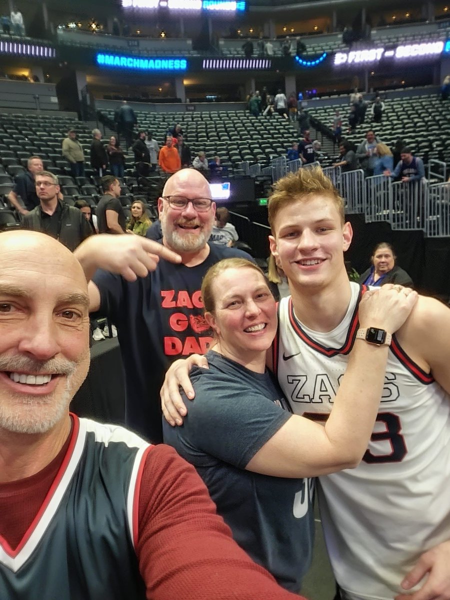 _mgregg50's tweet image. Wow!  What a game!  Sweet 16!  On to Vegas!  You like the exclamation marks?  #seinfeld