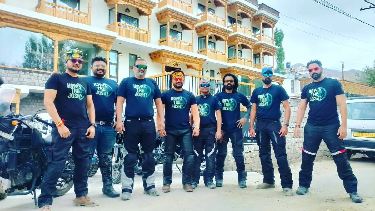 devilsonwheelz's tweet photo. Memories to cherish😍😍
A moment to be captured and remember with our crazy bunch of travelers.
#devilsonwheelz #roadtrip #biketours #suvtours https://t.co/3oKjGtJf4V