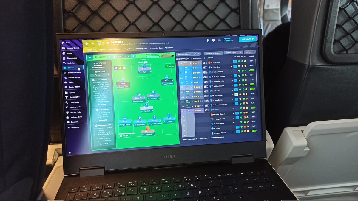 chicodferreira's tweet photo. Pessoas de computador a trabalhar no alfa.
Eu: https://t.co/L7PuJpO1Sw