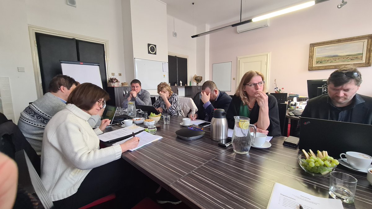 tripartita (@tripartita_cz) on Twitter photo Na <a href="/mpsvcz/">Ministerstvo práce a sociálních věcí</a> dnes jedná pracovní tým #tripartita pro sociální otázky. Sociální partneři vítají záměr zákona o sociálním podniku. Požádali také o předložení paragrafového znění. Dále probíhá diskuse k dlouhodobé péči, kde se sešlo mnoho připomínek a MPSV hledá konsensuální řešení. Na <a href="/mpsvcz/">Ministerstvo práce a sociálních věcí</a> dnes jedná pracovní tým #tripartita pro sociální otázky. Sociální partneři vítají záměr zákona o sociálním podniku. Požádali také o předložení paragrafového znění. Dále probíhá diskuse k dlouhodobé péči, kde se sešlo mnoho připomínek a MPSV hledá konsensuální řešení.