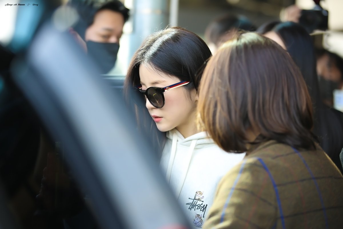 H940210's tweet photo. 230320 김포공항 초롱
@apinkpcr #Apink #에이핑크 #초롱 #박초롱 #chorong @Apink_2011
https://t.co/Qy3N6rdgpb https://t.co/4I5M0sj2Us
