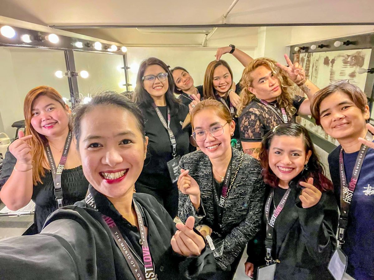 caiii_m's tweet photo. First Love: The Music of a Genius stage set-up crew. ๐ซถ๐ผ
#SUGAfest2023 #FirstLoveTheMusicOfAGenius #theMINevent #SUGAbabes #BorahaeFromManila #BTS #ARMY https://t.co/p5d8fNTNiU
