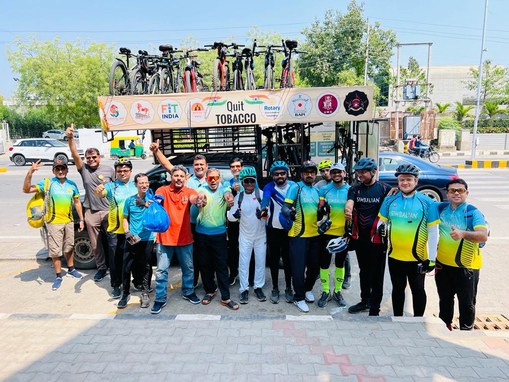 RajdeepInnHotel's tweet photo. Dharoi dam to Vadnagar Cyclothon Ride 45kms for a good cause.

#SimbalianCyclingCommunity
#officialkheloindia
#iharshsanghavi
#BJP4Gujarat
#gujarattourisum
#beatyesterday
#cycling
#inspiration
#motivation
#ExploreYourLimits https://t.co/gSjeNzl1V6