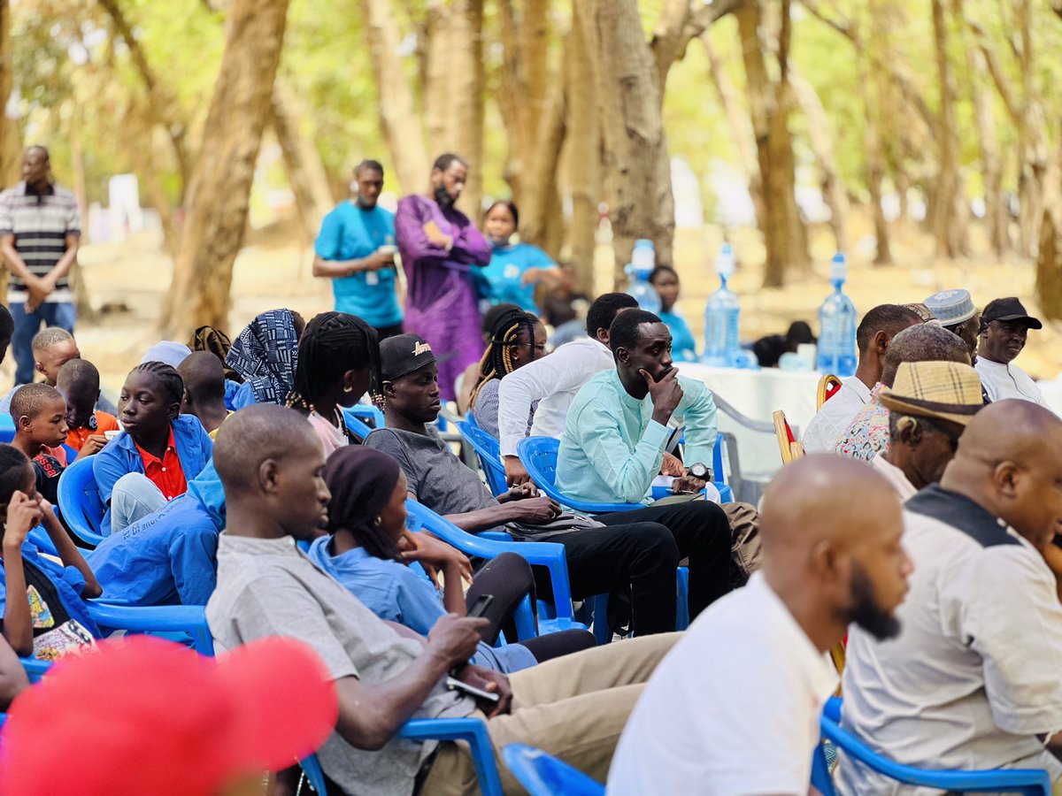 GuelwarUE's tweet photo. 48h du forum de l’eau en Casamance.
Panels, Visite sur les Berges du Fleuve, Nuit du Climat… des activités qui ont animé le #FEC2.
L’accès à l’eau devient de +en+ difficile à Kolda et Casamance (1 Château d’Eau +40 ans pour plus de 100.000hbts)…
@Macky_Sall @BirahimeSeck https://t.co/D9iMRRMVCD