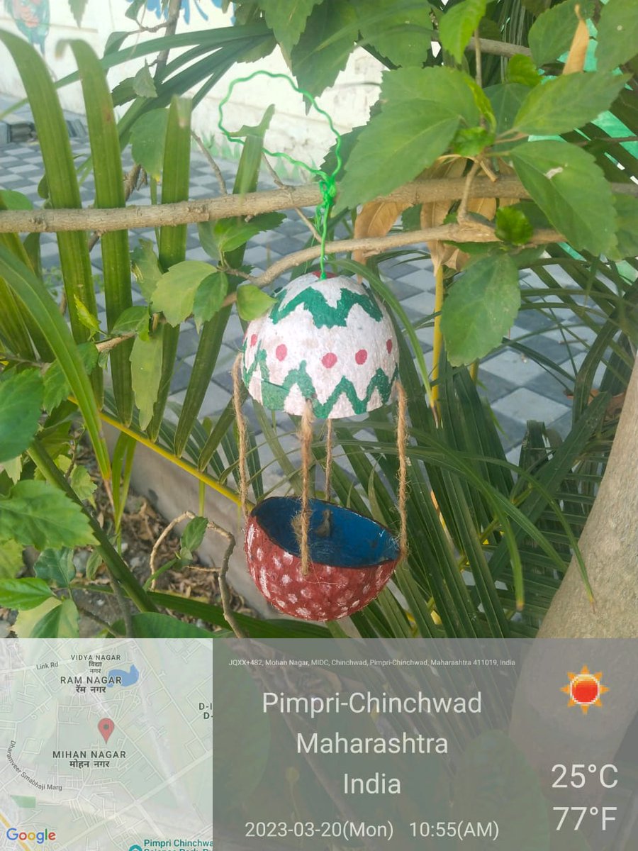 Officials of Pimpri Chinchwad Municipal Corporation celebrated World Sparrow Day at Mohan Nahar, Chinchwad. Various food and water pots made from waste material were installed on trees. #sparrow #wastetowealth #celebration #SwachhBharatMission #swachhpcmc