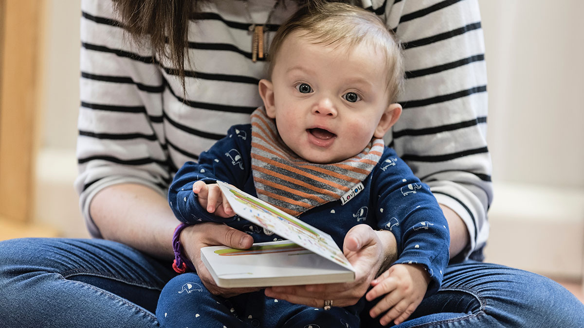 It's #WorldStorytellingDay which we think goes perfectly with the UN's #InternationalDayOfHappiness!

But if you feel a bit nervous about sharing stories, don't worry - check out our handy tips here to help you out: booktrust.org.uk/books-and-read…