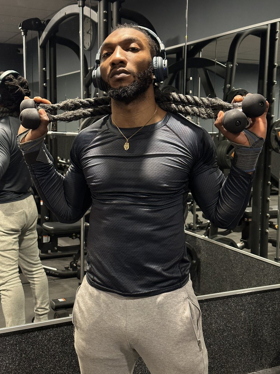 Filanzy2's tweet photo. Happy Monday trainers 💪🏾 https://t.co/IQjdeRud7C