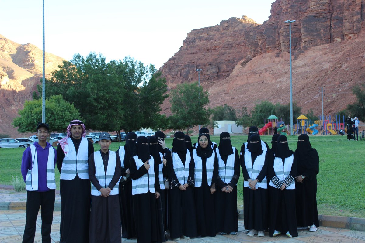 ula_avw's tweet photo. جهود تُشكر وطموح يُذكر..

جانب من مشاركة المتطوعين في تنظيم 
 "امشي 30 دقيقة" في #اليوم_الوطني_للمشي

شكراً لمبادرتكم ، فـ تطوعكم عطاء ، والعطاء بكم ولكم يتجدد ✨ https://t.co/WZ8rz9JSKT