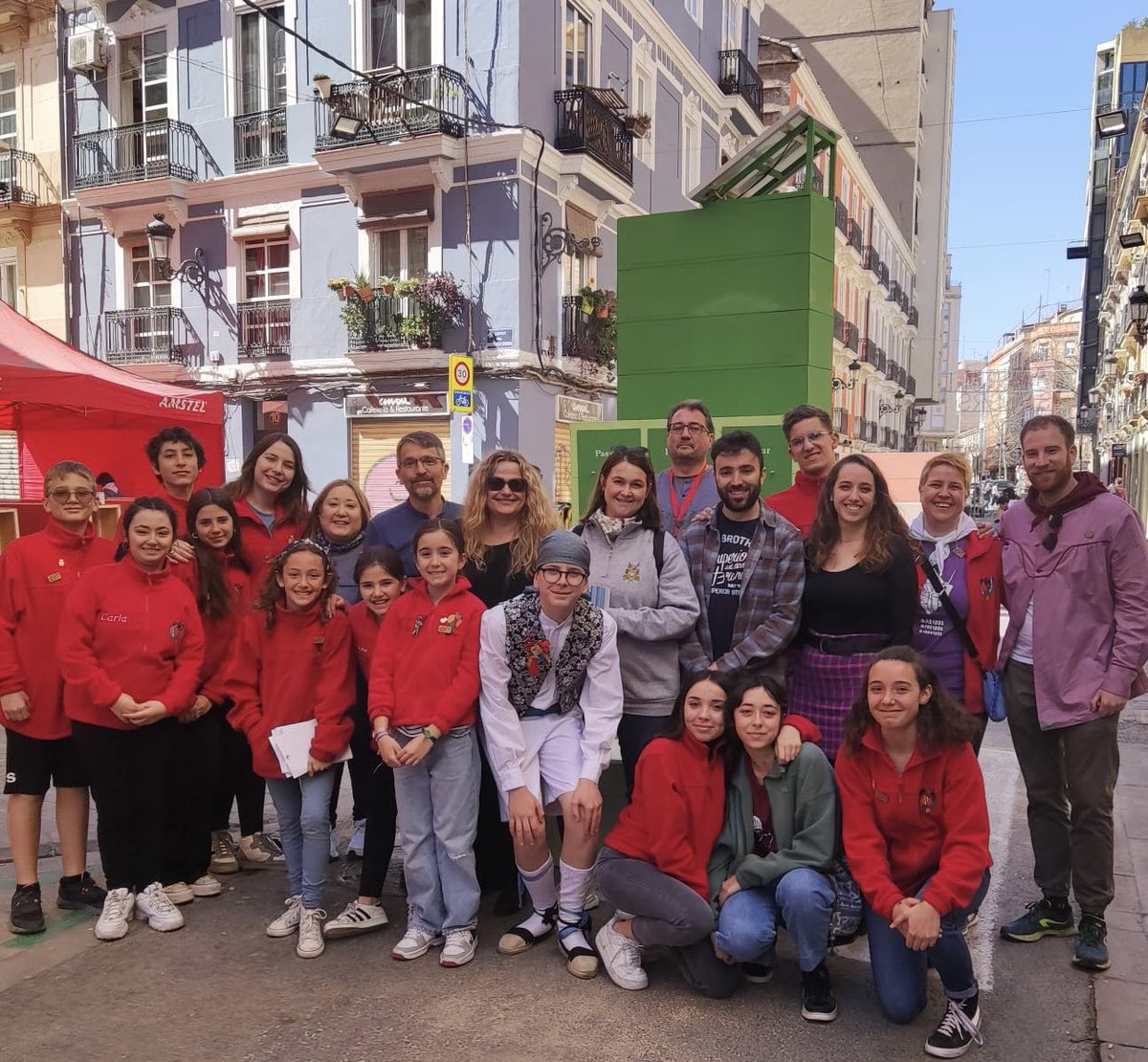 catenerg's tweet photo. Hui comencen les #Falles2024
Les volem amb menys CO2 i més #sostenibles. Enhorabona a la comissió @borrull_socors pels premis a la Falla Neutra i Sostenible 2023.
Agraïts a l'@AjuntamentVLC per haver-nos convidat a ser jurats en les persones de Carla Montagud i Tomás Gómez. https://t.co/dxmAAyJnok