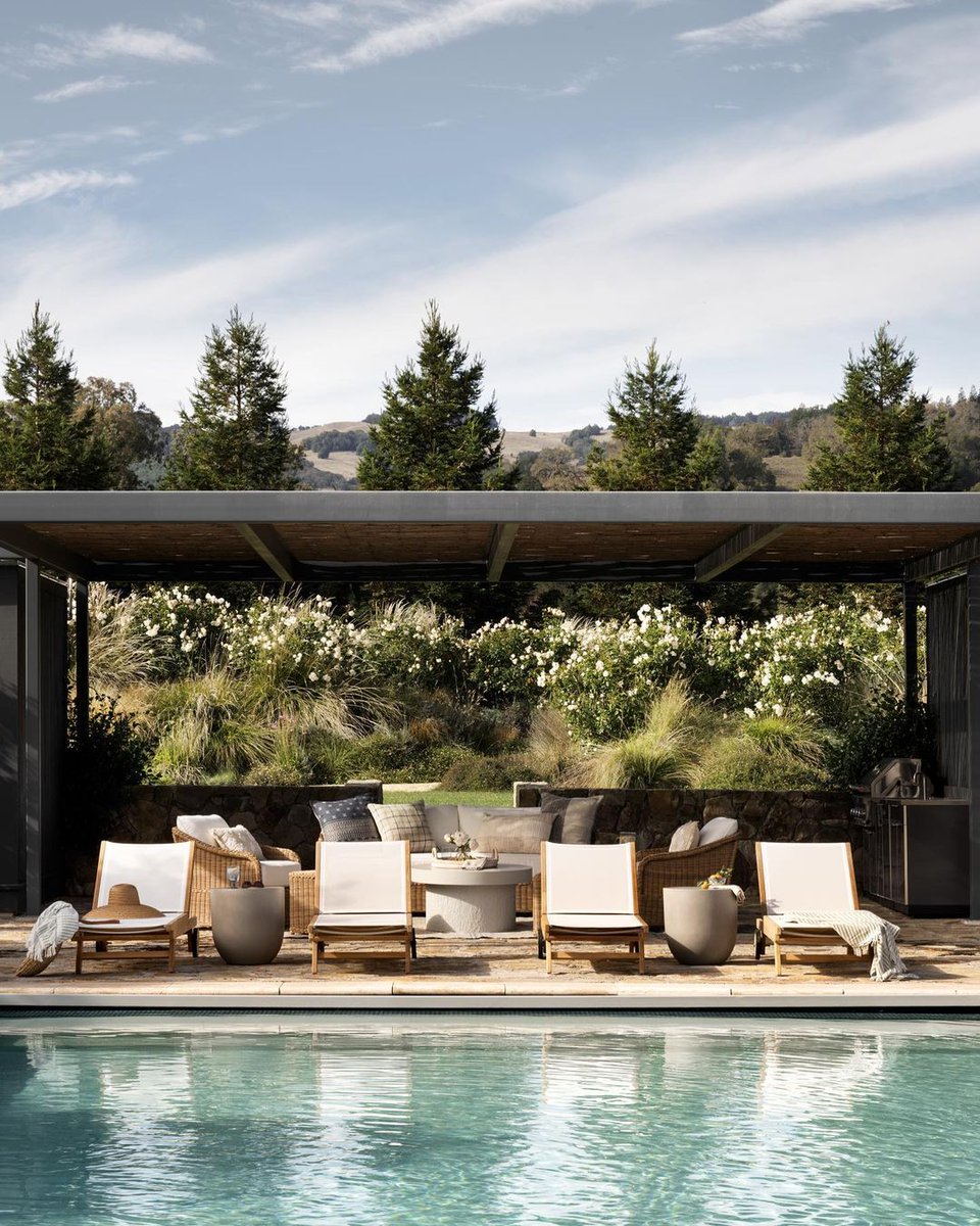 heartcosy's tweet photo. Create a resort-like feel by bringing beauty and functionality poolside with stylishly outdoor curtains and sheers loungers, umbrellas, and side tables.
https://t.co/UUvUp1dxST

#garden #gardenroute #curtains #outdoors #Outdoorplay https://t.co/07heph45U5
