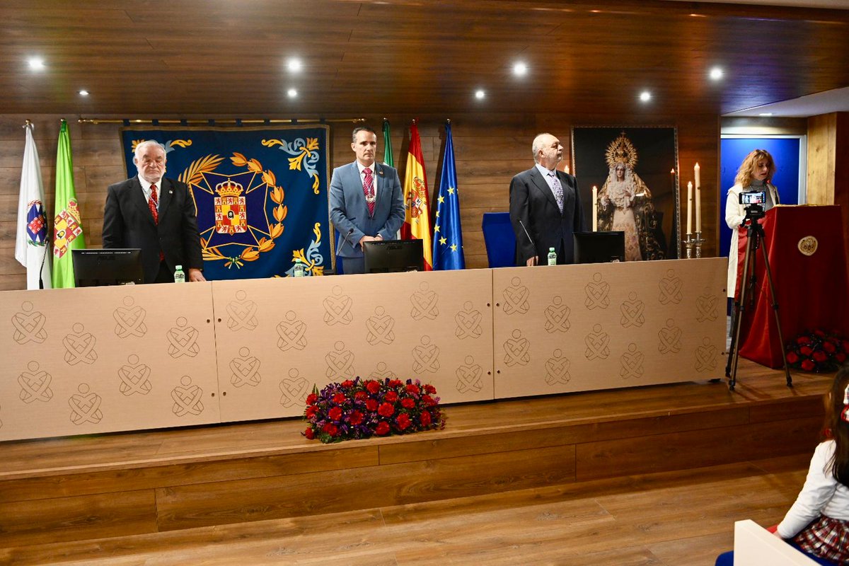 EnfermeriaJaen's tweet image. 𝙀𝙡 presidente del ICOEJ, 𝙅𝙤𝙨𝙚́ 𝙁𝙧𝙖𝙣𝙘𝙞𝙨𝙘𝙤 𝙇𝙚𝙣𝙙𝙞́𝙣𝙚𝙯 𝘾𝙤𝙗𝙤, pregona a la 𝙃𝙚𝙧𝙢𝙖𝙣𝙙𝙖𝙙 𝙙𝙚 #𝘾𝙖𝙧𝙞𝙙𝙖𝙙𝙮𝙎𝙖𝙡𝙪𝙙 #Jaén 

#Enfermería #Jaén #CaridadySalud #Pregón #Hermandad #SemanaSanta 

enfermeriajaen.com/el-presidente-…