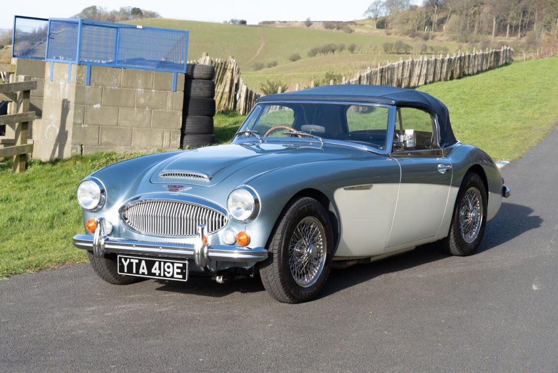 ClassicMotorSal's tweet photo. Service Company of the Day | Murray Scott-Nelson | Located in North Yorkshire, UK.
@MurrayScottNelson
Read More: https://t.co/xyzKSzFinP
#MondayMorning #Mondaydriving #classiccarsforsale #ewbanksauctions #classiccars #classiccar #vintagecars #historiccars #classiccarsales https://t.co/QwexI2n9Pf