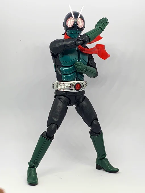フィギュアライズのシン・仮面ライダー組みました。シールは後頭部のロゴのみ使用、あとは素組み+追加塗装。プラモデルでこの出来は凄いや…!#フィギュアライズスタンダード#シン・仮面ライダー 